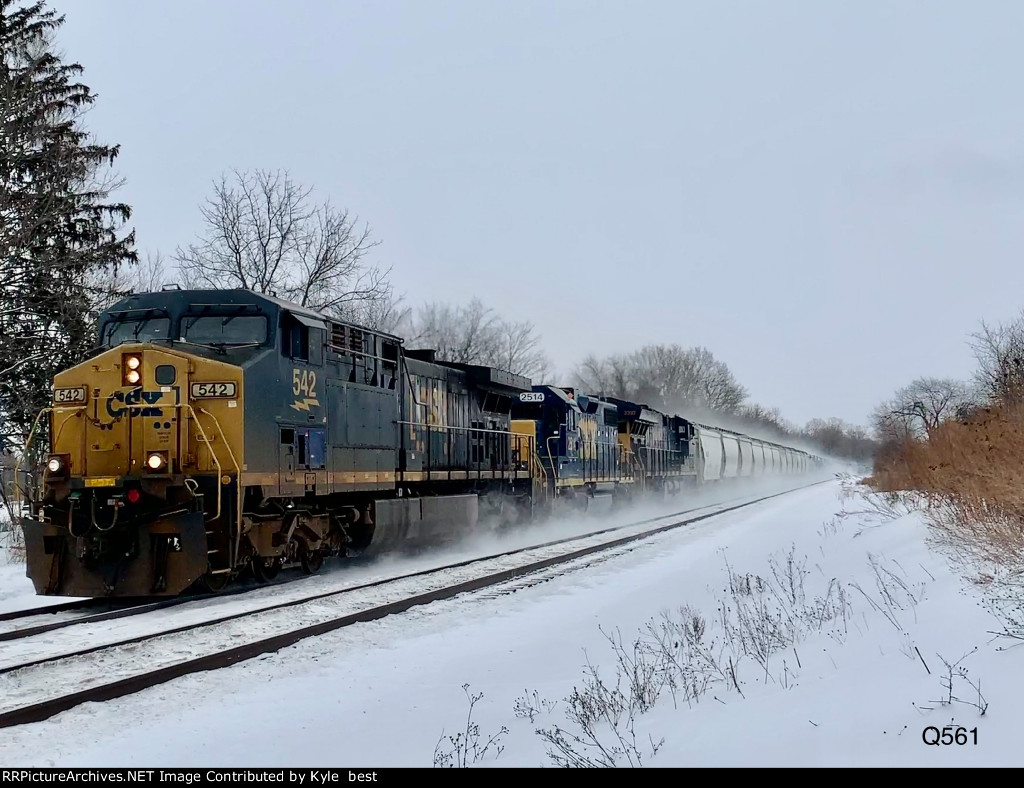 CSX 542 on Q561